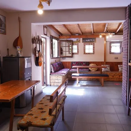 Studios Arabas-3